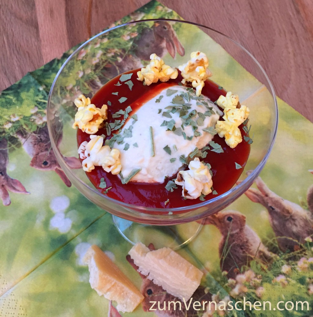 Italien im Glas – Parmesaneis auf&nbsp;Tomatenspiegel